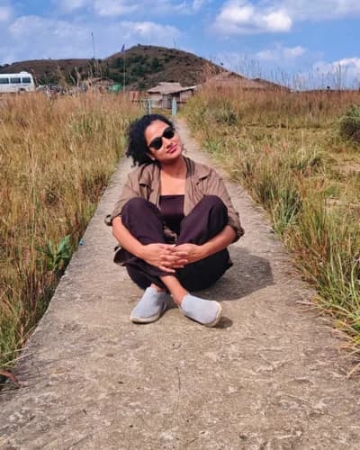 Shalini, People, care and the room