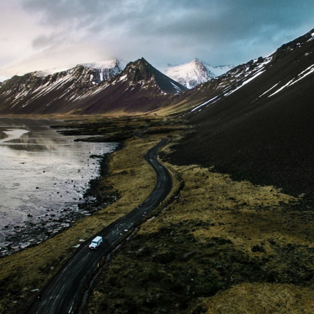 Where Continents Drift & Geysirs Roar