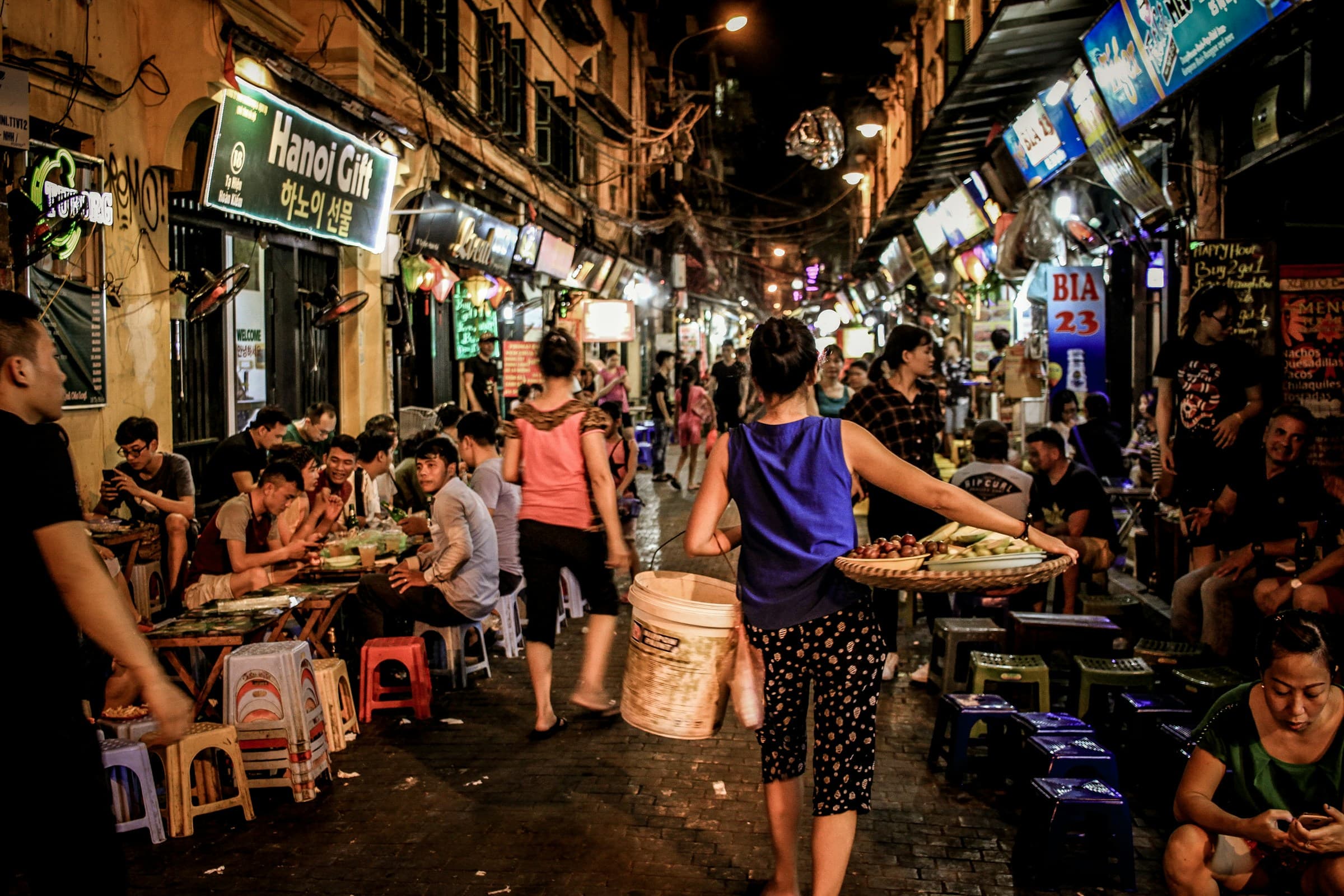 Hanoi Old Quarter street-food welcome